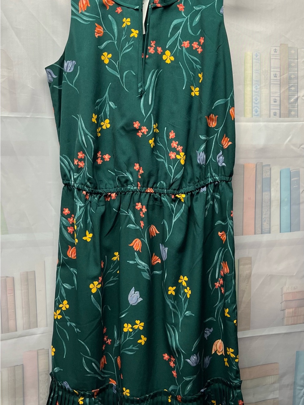 Ann Taylor Green Floral Sleeveless Tie-Neck Dress  size medium NEW